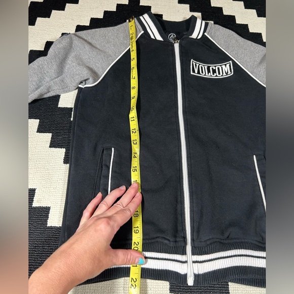 VOLCOM, bomber jacket!! - Picture 7 of 10